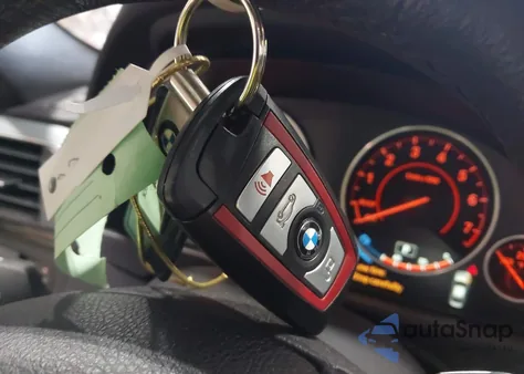 2017 BMW 330 Xi из США, поврежденный, VIN WBA8D9G58HNT90807